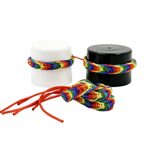 PRIDE - BRACELET AVEC FILS TRESSÉS AVEC DRAPEAU LGBT