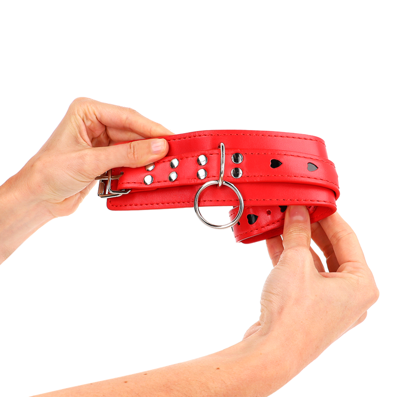 KINK - POIGNET ROUGE AVEC INCRUSTATION COEUR NOIR AJUSTABLE 21-28 CM X 5,5 CM