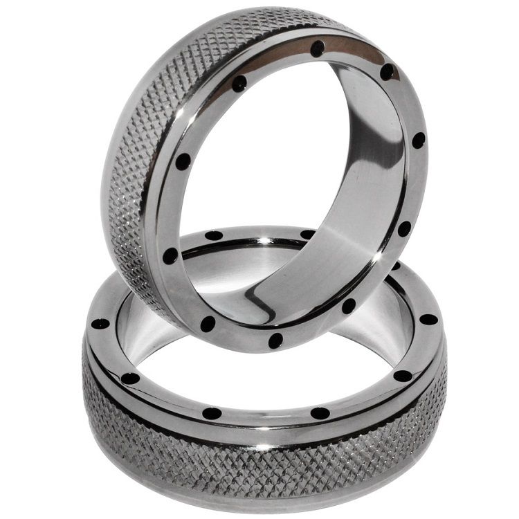 MÉTAL DUR - ANNEAU MÉTALLIQUE POUR PÉNIS ET TESTICULES 40MM