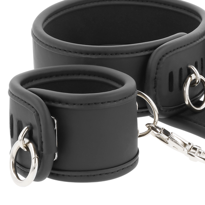 FETISH SOUMISSIVE - COLLIER ET MENOTTES EN CUIR VÉGAN AVEC DOUBLURE EN NOPRÈNE